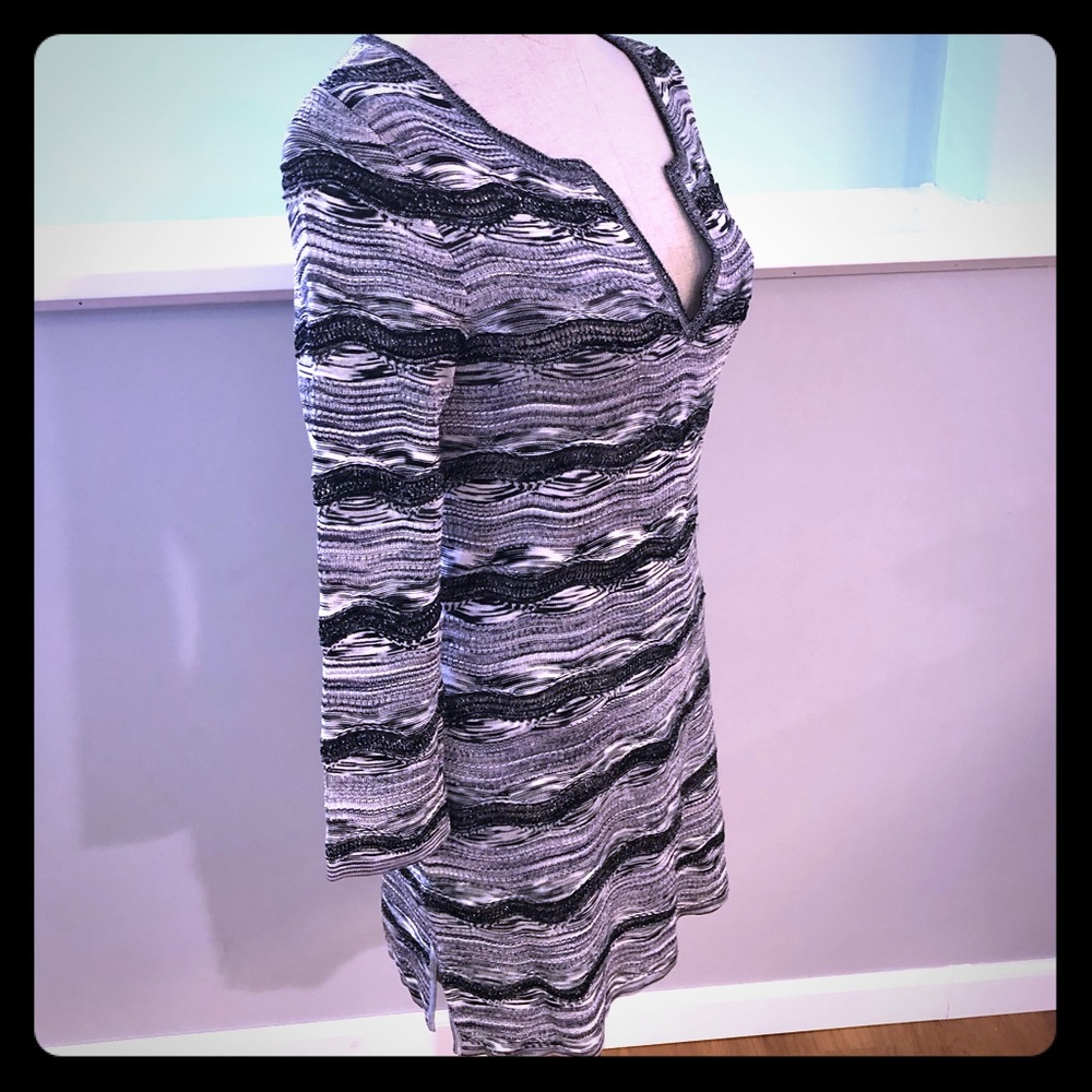 White House Black Market Chevron Tunic Sweater S